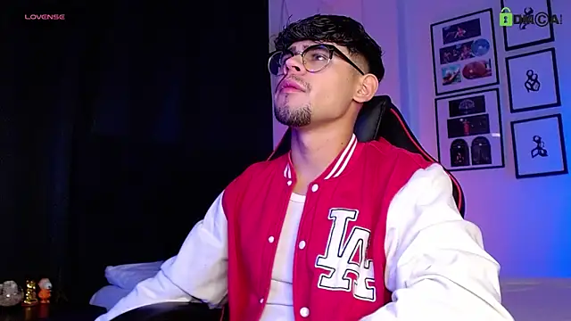 Snapshot of isaac-saenz chatting on 12/04/25, 12:31 isaac-saenz online show from 12/04/25, 12:31