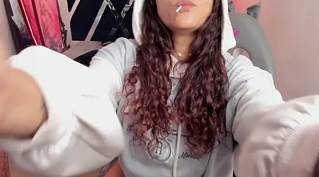 charlotte bluee online show from 02/18/25, 10:36