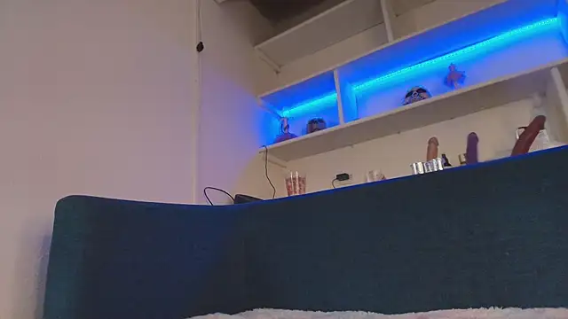 charlotte bluee online show from 10/19/25, 12:17