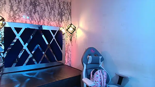 charlotte bluee online show from 11/27/25, 06:43