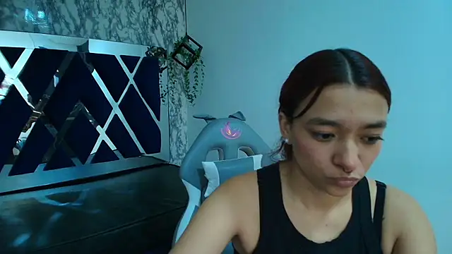 charlotte bluee online show from 12/22/25, 06:49