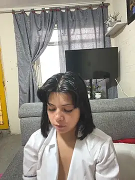 Snapshot of ZafiroKlein chatting on 09/18/25, 10:01 ZafiroKlein online show from 09/18/25, 10:01