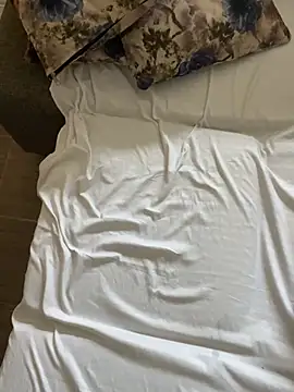 ZafiroKlein online show from 03/17/26, 07:39