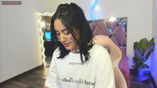 LUDO KITTY TAY online show from 02/17/25, 03:15