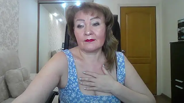 Snapshot of Victoria_secrets_ chatting on 02/13/25, 07:03 Victoria secrets online show from 02/13/25, 07:03