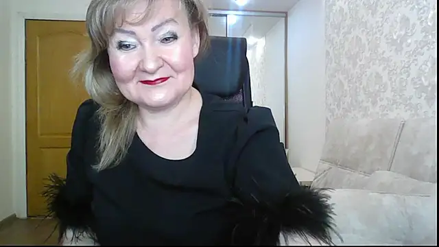 Snapshot of Victoria_secrets_ chatting on 10/23/25, 09:30 Victoria secrets online show from 10/23/25, 09:30