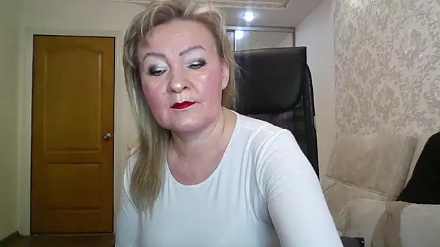 Snapshot of Victoria_secrets_ chatting on 11/23/25, 06:46 Victoria secrets online show from 11/23/25, 06:46