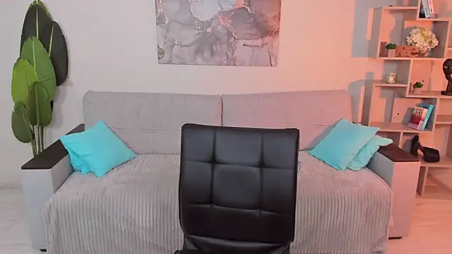 Snapshot of GabriellaMays chatting on 10/09/25, 05:16 GabriellaMays online show from 10/09/25, 05:16