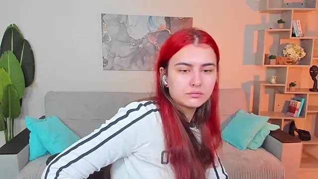 Snapshot of GabriellaMays chatting on 10/10/25, 05:06 GabriellaMays online show from 10/10/25, 05:06