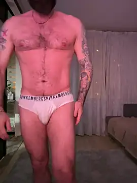 Snapshot of AlexFuck_79 chatting on 03/11/25, 08:31 AlexFuck 79 online show from 03/11/25, 08:31