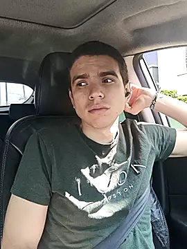 Snapshot of xXDavisXx chatting on 10/24/25, 02:02 xXDavisXx online show from 10/24/25, 02:02