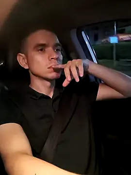 Snapshot of xXDavisXx chatting on 11/02/25, 12:24 xXDavisXx online show from 11/02/25, 12:24