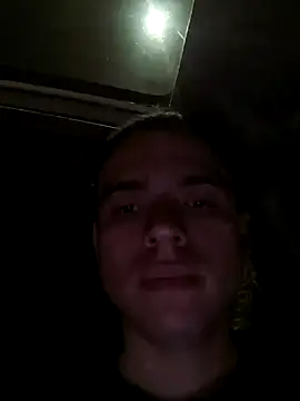 Snapshot of xXDavisXx chatting on 11/05/25, 02:44 xXDavisXx online show from 11/05/25, 02:44