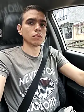 Snapshot of xXDavisXx chatting on 12/19/25, 01:29 xXDavisXx online show from 12/19/25, 01:29