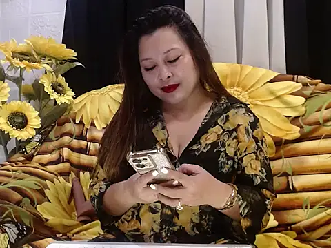 UrSweetClassyPinay online show from 05/18/26, 08:03