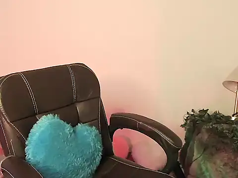 megancatluna online show from 11/22/25, 04:44