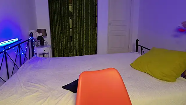 RaileReed online show from 12/05/25, 01:42