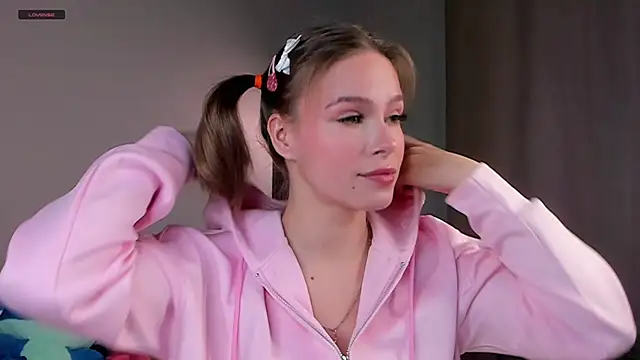 TaiteBayles online show from 10/10/25, 01:15