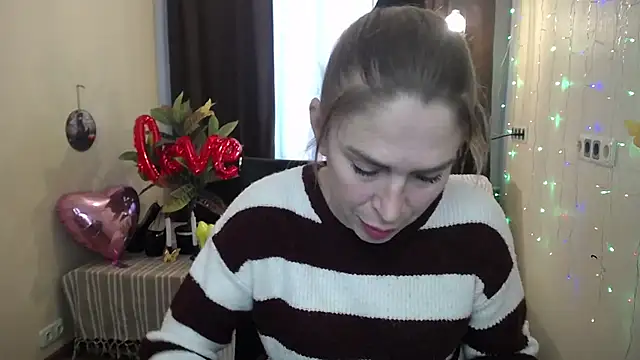 TessaDaybreak online show from 02/16/25, 10:54