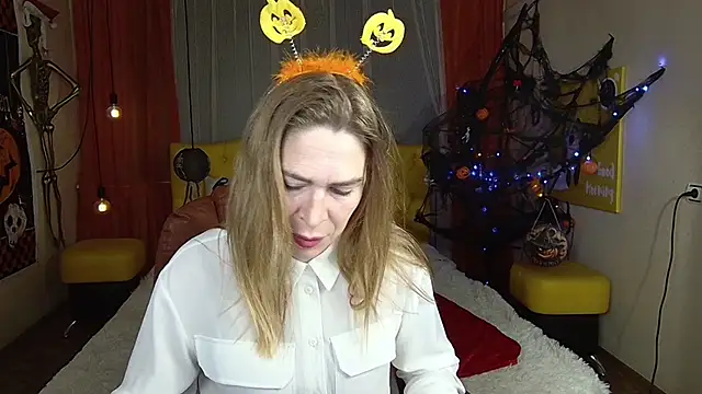 TessaDaybreak online show from 10/16/25, 06:58