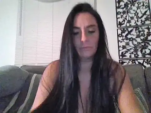 Layla Gilf Mae online show from 03/08/25, 12:33
