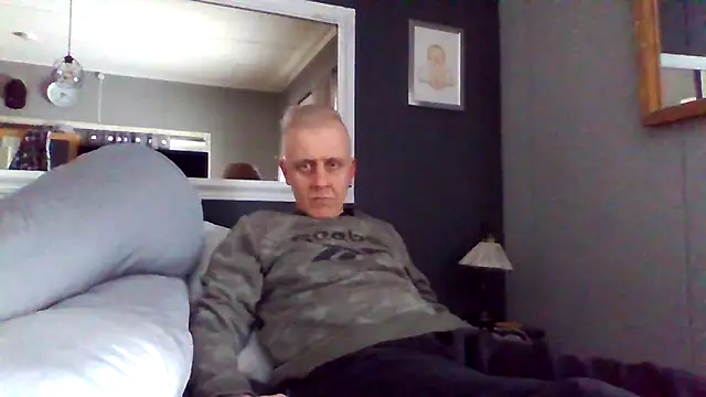 Teemu online show from 03/18/25, 03:42