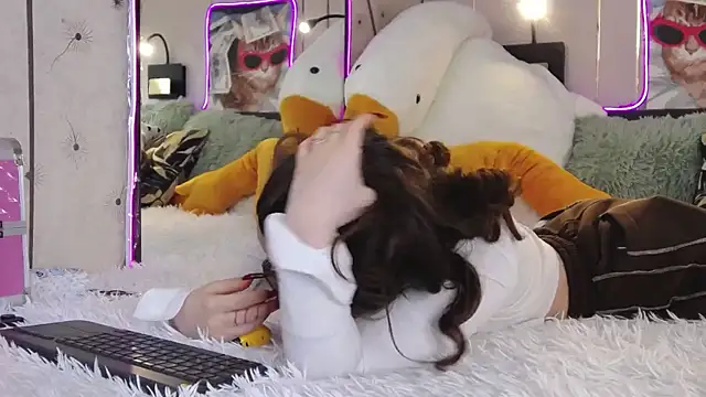 -Amora online show from 03/10/25, 11:10