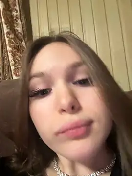 -Amora online show from 11/26/25, 12:17