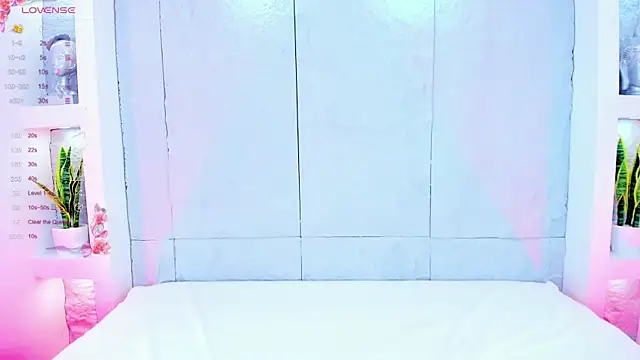 MiaMistrex online show from 12/14/25, 11:09