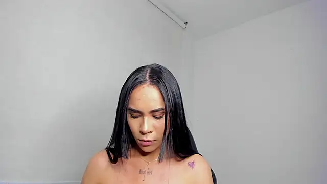 Snapshot of Naatalia chatting on 03/02/25, 11:53 Naatalia online show from 03/02/25, 11:53