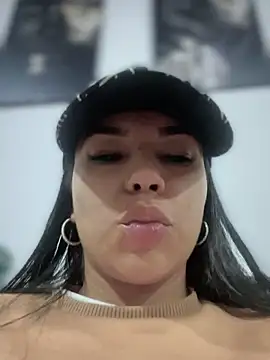 Snapshot of Naatalia chatting on 11/03/25, 10:53 Naatalia online show from 11/03/25, 10:53