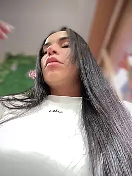 Snapshot of Naatalia chatting on 11/24/25, 09:47 Naatalia online show from 11/24/25, 09:47