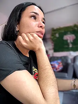 Naatalia online show from 12/22/25, 04:04