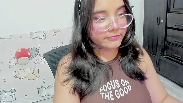 Naoko 7w7 online show from 11/17/25, 12:38