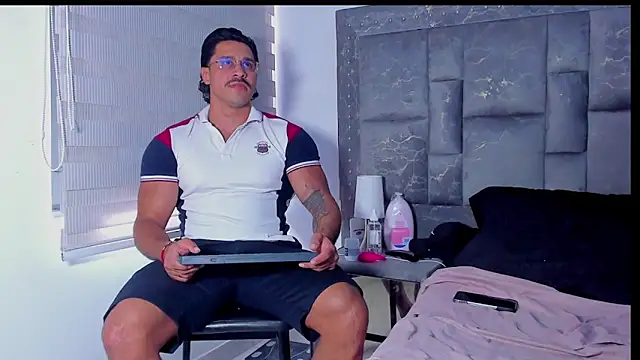 Valentino Dosantos  online show from 01/16/26, 07:51