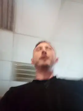 Snapshot of dmuck chatting on 02/13/25, 02:31 dmuck online show from 02/13/25, 02:31