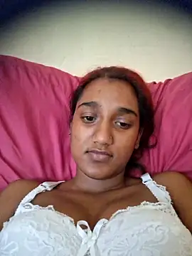 Snapshot of indianpink_lips chatting on 12/18/25, 01:28 indianpink lips online show from 12/18/25, 01:28