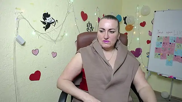 DianaMGG online show from 03/01/25, 06:13