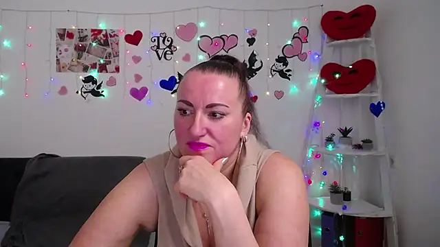 DianaMGG online show from 03/06/25, 09:36