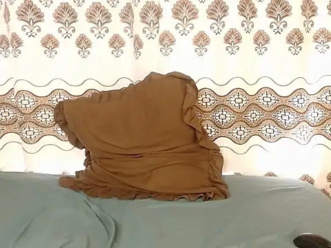 Karishma99  online show from 04/16/26, 12:28