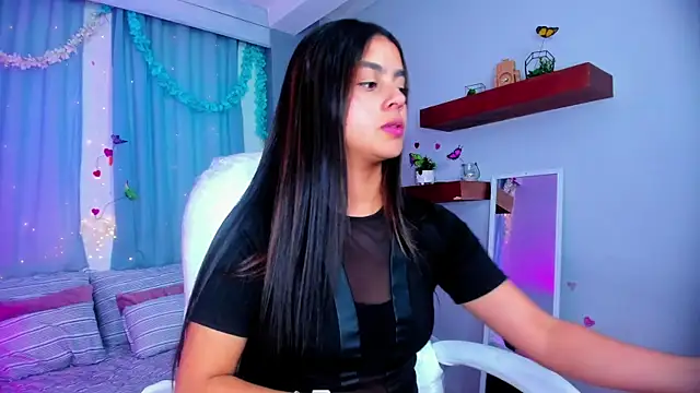 Bella walker  online show from 11/24/25, 09:36