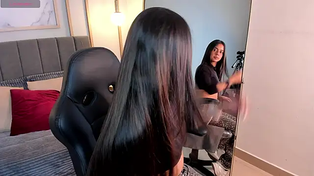 Bella walker  online show from 03/02/26, 08:26