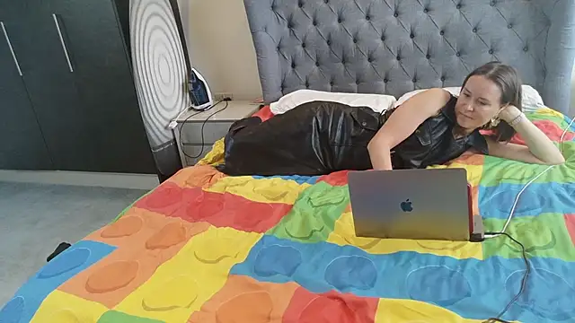 eatmypie69 online show from 04/13/26, 09:59