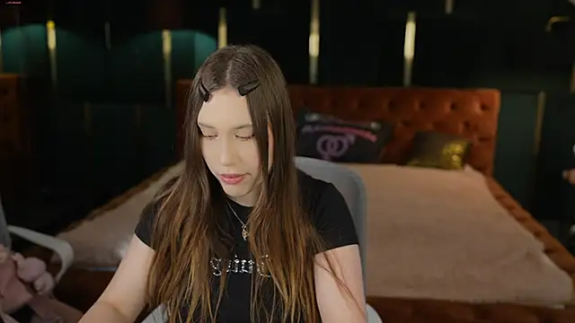 Snapshot of Euphoriia_sea chatting on 09/11/25, 02:17 Euphoriia sea online show from 09/11/25, 02:17