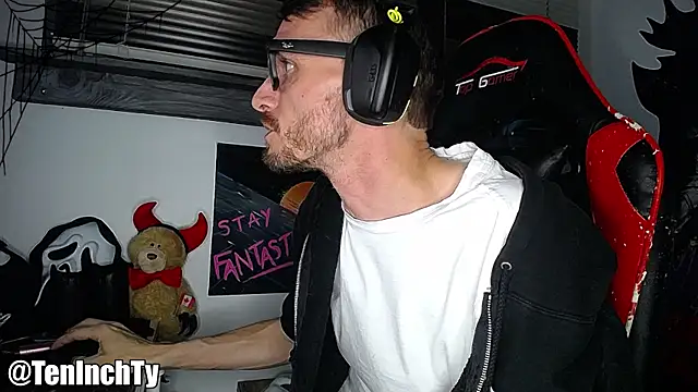 teninchty online show from 10/24/25, 04:09