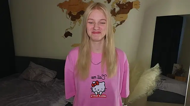 Snapshot of EdlaHewell chatting on 02/21/25, 09:13 EdlaHewell online show from 02/21/25, 09:13