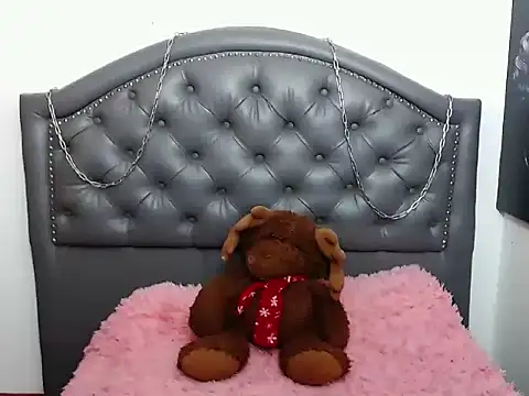 angellyhorny online show from 12/14/25, 09:41