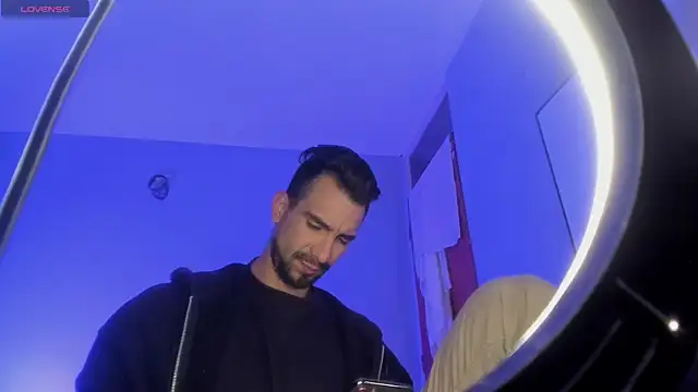 K cique online show from 10/16/25, 06:47