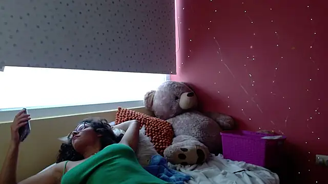 Snapshot of morahaze chatting on 01/04/25, 09:20 morahaze online show from 01/04/25, 09:20