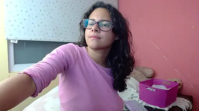 Snapshot of morahaze chatting on 01/06/25, 12:27 morahaze online show from 01/06/25, 12:27